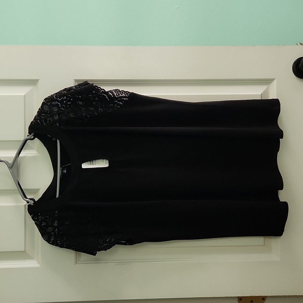 Torrid size 2 top nwt